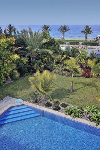 Seafront 3 Bedroom Villa Medea With Private Pool And Garden.
