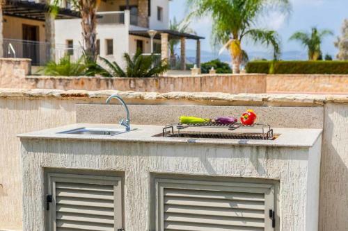 Villa Veronica - 3 Bedroom Beach Villa With Private Swimming Pool