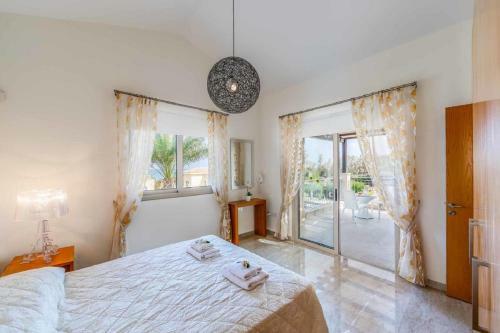 Villa Veronica - 3 Bedroom Beach Villa With Private Swimming Pool