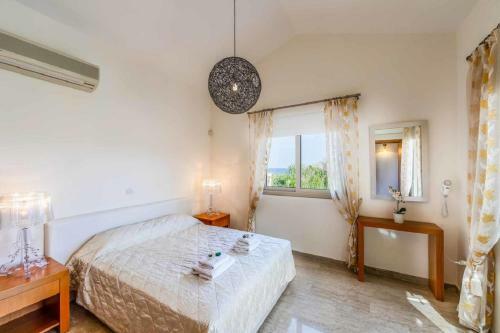 Villa Veronica - 3 Bedroom Beach Villa With Private Swimming Pool