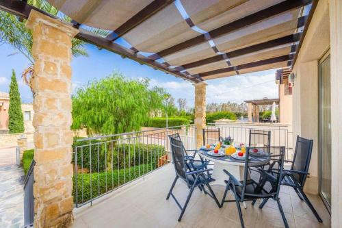 Villa Veronica - 3 Bedroom Beach Villa With Private Swimming Pool