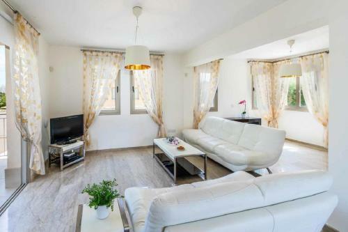 Villa Veronica - 3 Bedroom Beach Villa With Private Swimming Pool