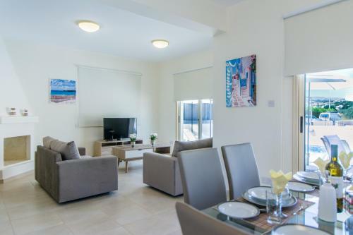 Green Valley Villa V8, Walking Distance To Polis