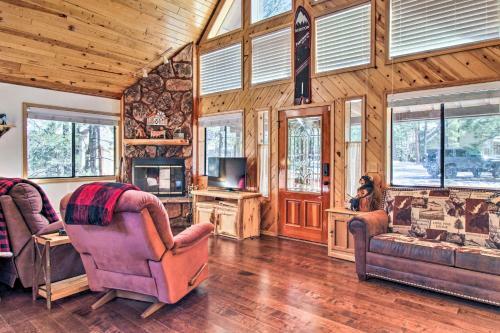 A-frame Cabin With Bbq, Deck And Fenced Backyard!