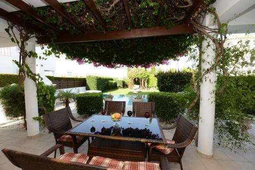 Villa Karythia