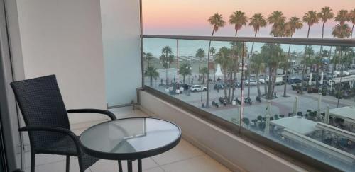 Apartamento Horizon Luxury Suite At Finikoudes Beach 304