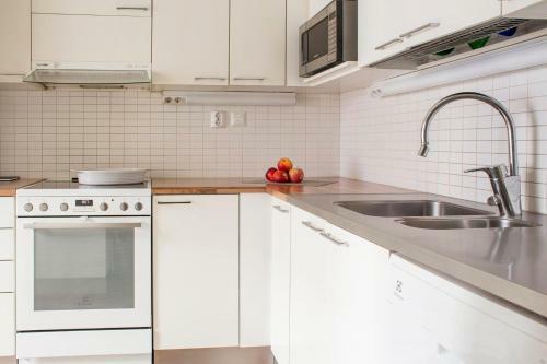 Apartamento Moderni Huone Rauhallisella Alueella !