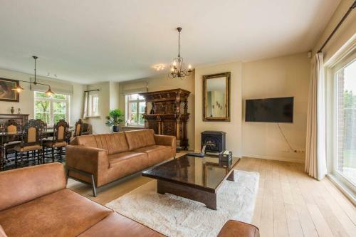Villa With Heated Swimming Pool, Sauna And Garden