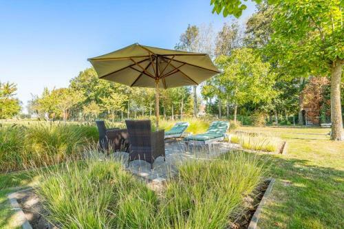Villa With Heated Swimming Pool, Sauna And Garden
