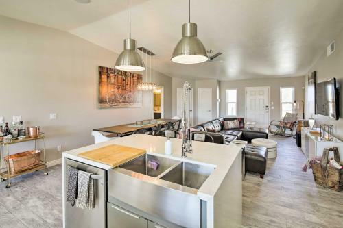 Lavish Lake Havasu Home W/ Pool, Spa & Fire Pit!