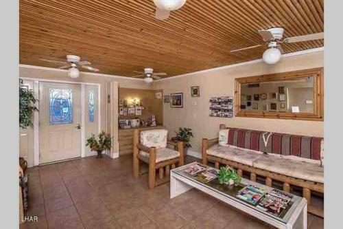 Apartamento Havasu Oasis - Poolside Condo