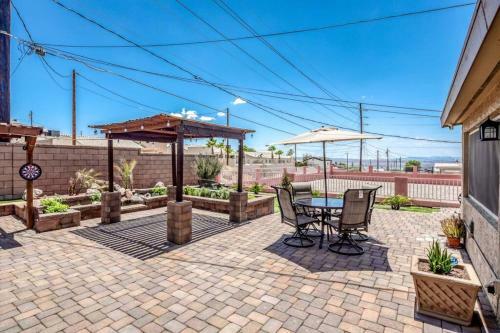Havasu Hangout W/ Movie Room
