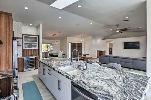 Desert Oasis With Pool 2 Miles To Lake Havasu!