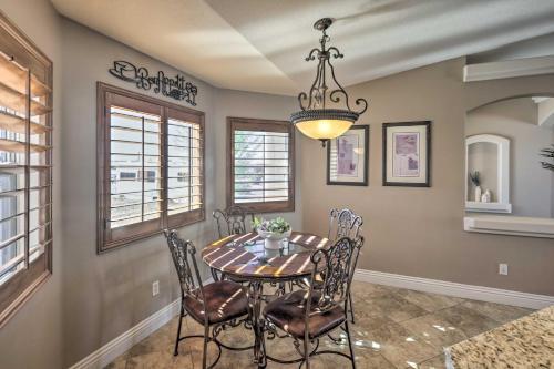 Lake Havasu City House With Jacuzzi And Fire Pit!