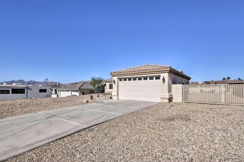 Lake Havasu City House With Jacuzzi And Fire Pit!