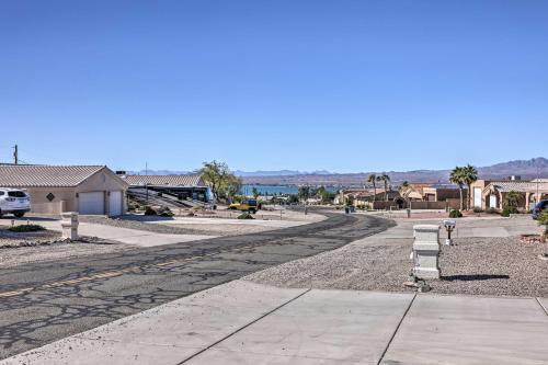 Lake Havasu City House With Jacuzzi And Fire Pit!