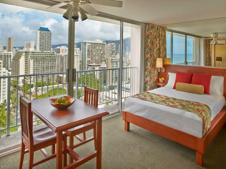 Hotel Aston Pacific Monarch