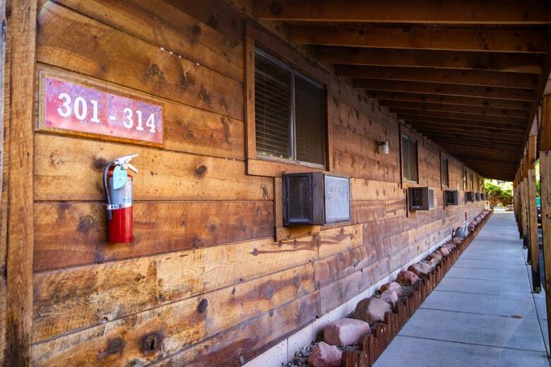 Hotel Redstone Inn
