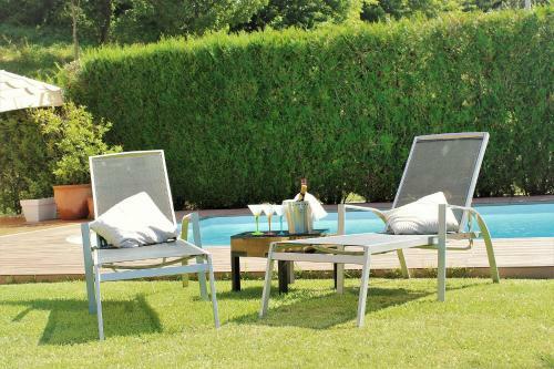Bonita Villa Pareada Con Piscina Privada