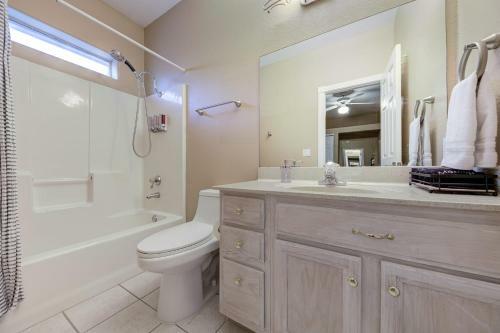 Spacious & Updated House Pool