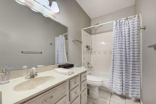 Spacious & Updated House Pool