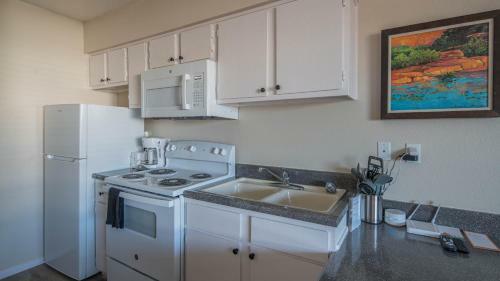 Wanderjaunt - Chic Mesa Apartments