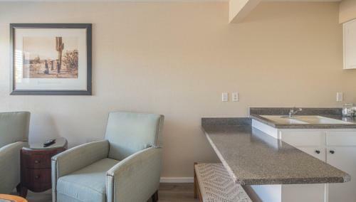 Wanderjaunt - Chic Mesa Apartments
