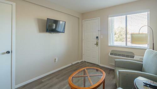 Wanderjaunt - Chic Mesa Apartments