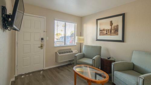 Wanderjaunt - Chic Mesa Apartments