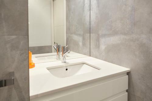 Miramon Apartment By Basquehomes