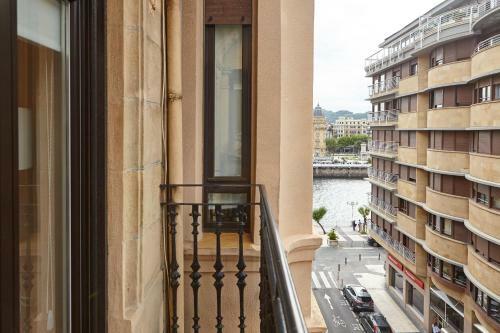 Miramon Apartment By Basquehomes