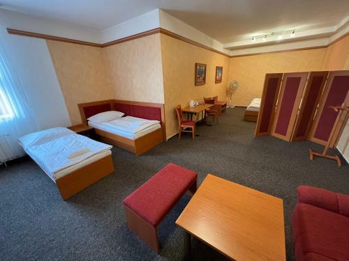 Yura Hotel ?eladn� - Wellness Zdarma