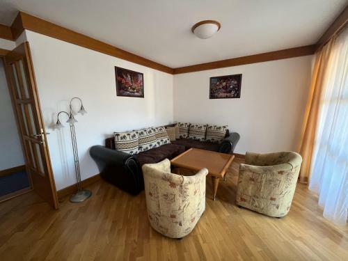 Yura Hotel ?eladn� - Wellness Zdarma