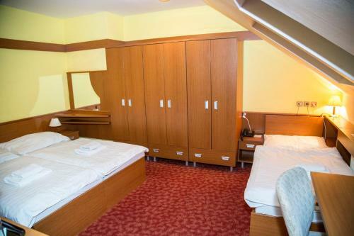 Yura Hotel ?eladn� - Wellness Zdarma