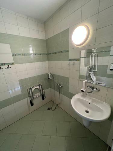 Yura Hotel ?eladn� - Wellness Zdarma