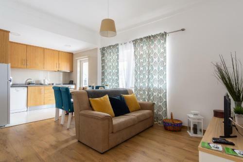 Apartamento 4U Alojamento - Terra�o & Varanda