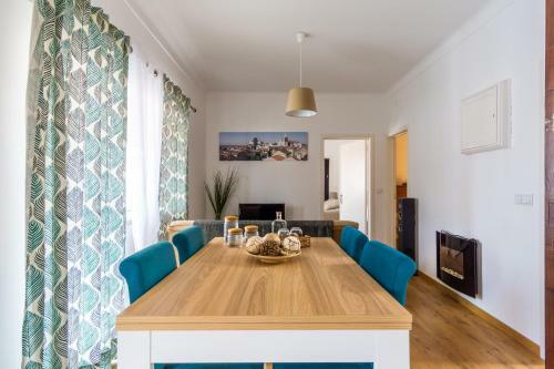 Apartamento 4U Alojamento - Terra�o & Varanda