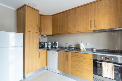 Apartamento 4U Alojamento - Terra�o & Varanda