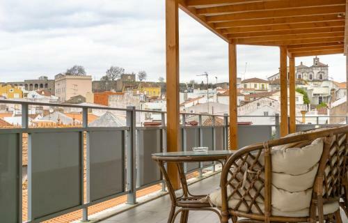 Apartamento 4U Alojamento - Terra�o & Varanda