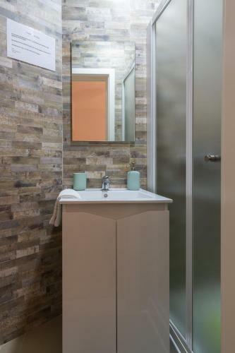 Apartamento 4U Alojamento - Terra�o & Varanda