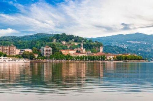 Apartamento Holiday House By The Lake