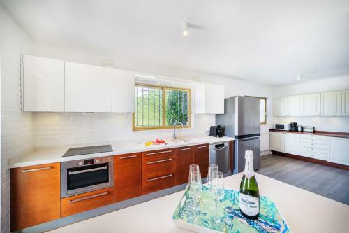 Villa Mimosa Sleeps 8 With Guest House.