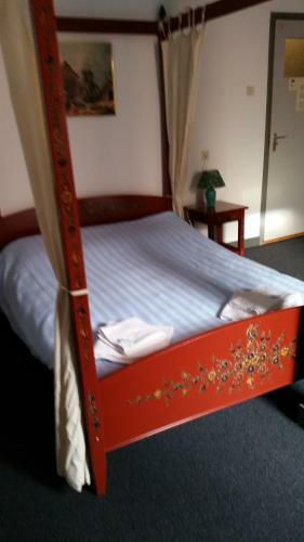Hotel De Stadsboerderij/ Eetcaf� De Brabander