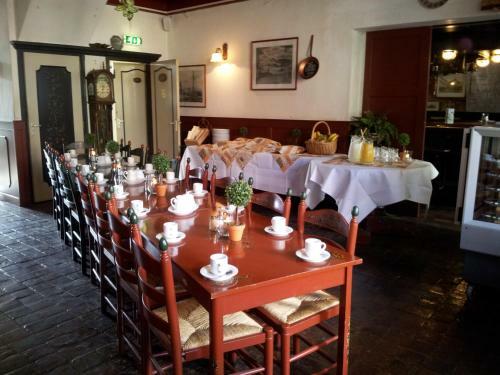 Hotel De Stadsboerderij/ Eetcaf� De Brabander