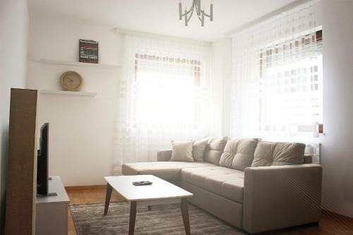 Sunflower Apartments Arberi