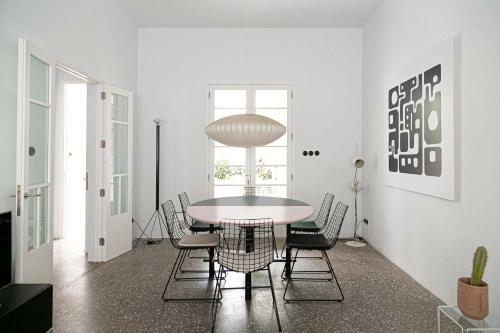 Luxury Modernist Design Townhouse With Garden