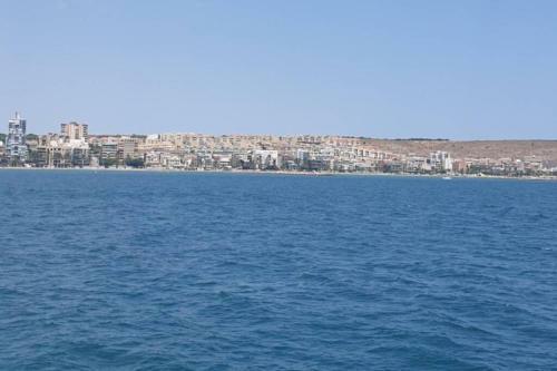 Apartamento Modern Huge Appartement, Just 100 M From The Beach