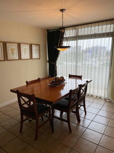 Apartamento Edif�cio Vista Verde - Oakland - Zona 10