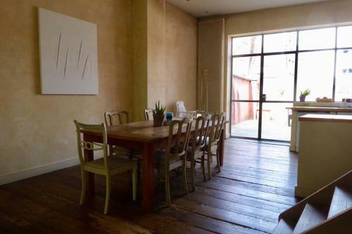 Apartamento Spacious Duplex + Terrace In Ghent. Top Location!