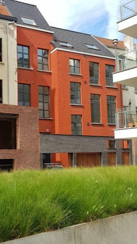 Luxury New Apartment Near The Center
